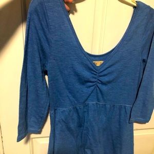 Light blue quarter sleeve baby doll shirt, deep V